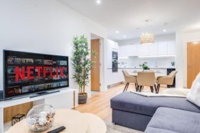 Pluxa Crème Opulence 5 Star Beautiful High End Apartment in Birmingham City Centre